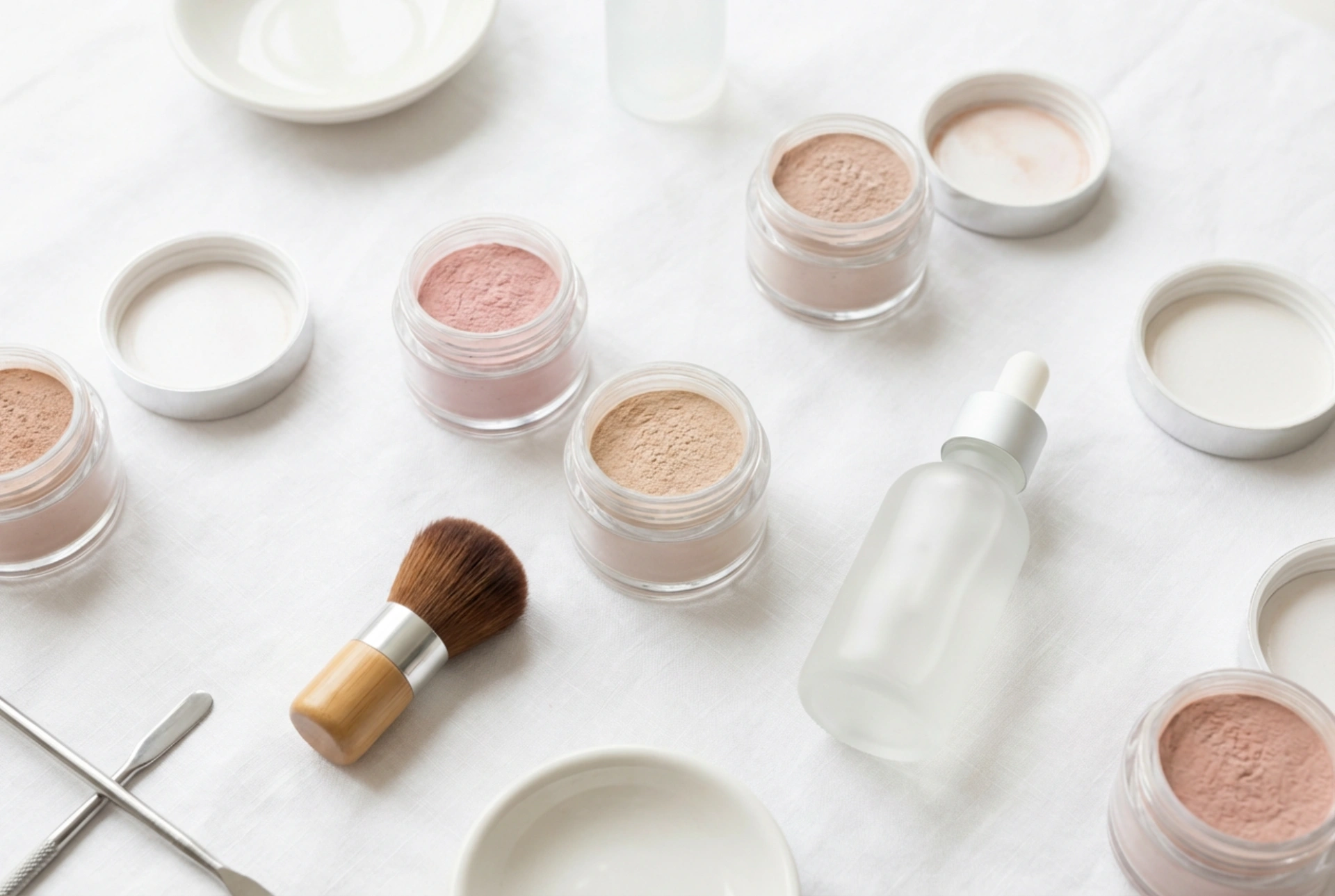 Титанов маникюр: стартов комплект, съдържание и първи стъпки