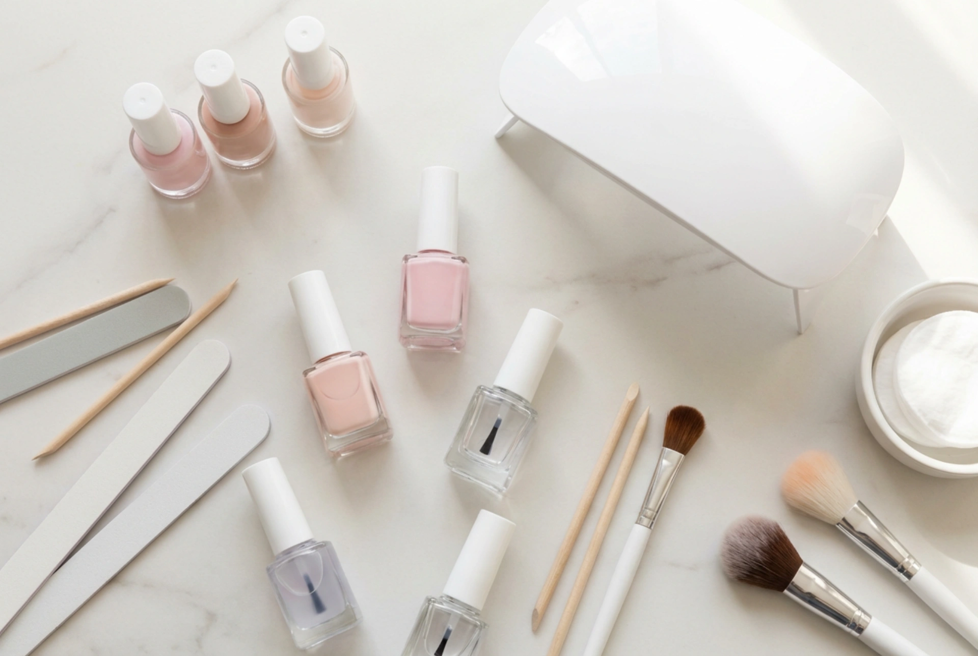 Комплект за гел маникюр: какво трябва да съдържа и как да започнете