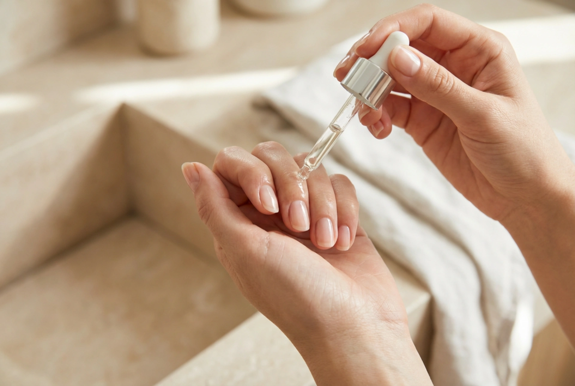 Чупливи нокти: ежедневна защита, скъсяване и подхранване на плочката