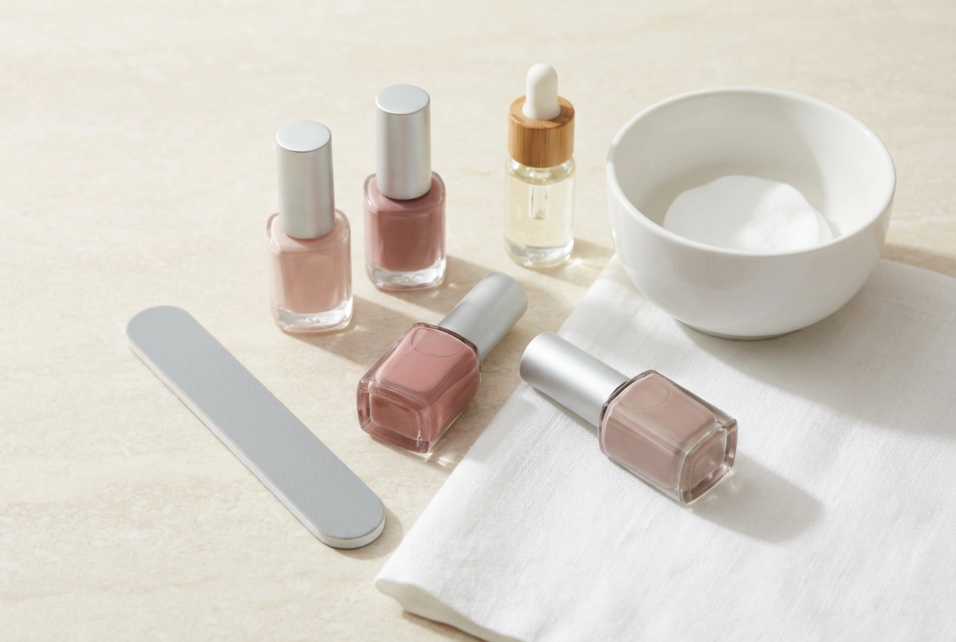 Гел лак у дома: контролен списък преди първото нанасяне