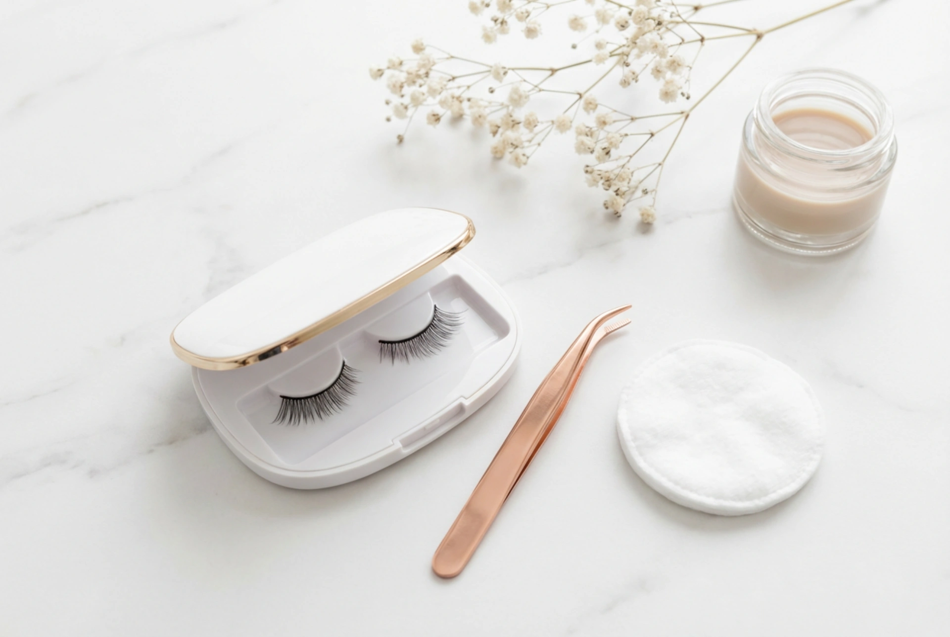 Магнитни мигли без очна линия: поставяне, напасване и грижа