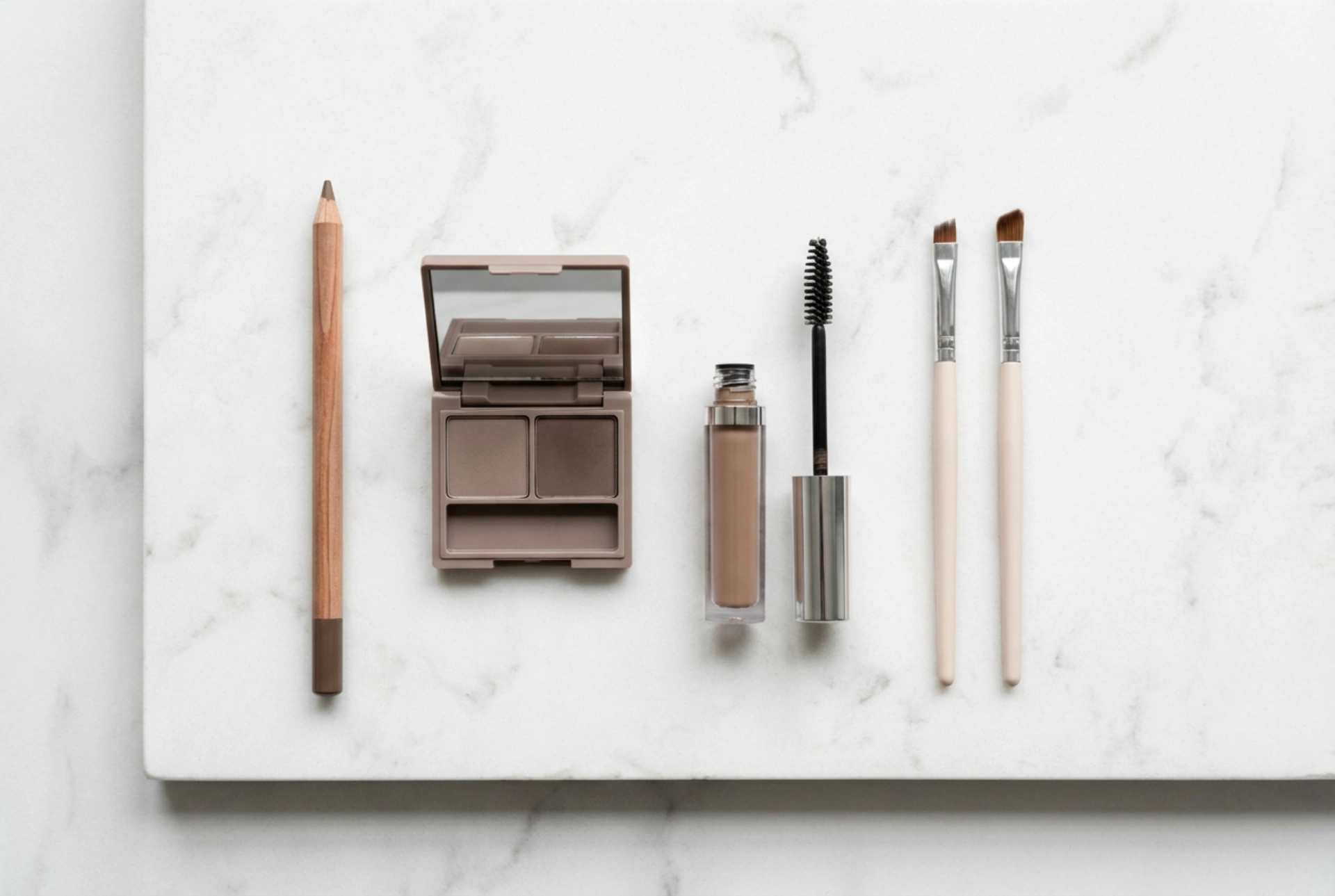 Какво да изберем за гримиране на вежди: продукти, инструменти и лесни техники